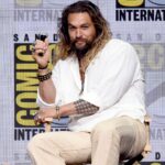 jason momoa at comiccon scaled