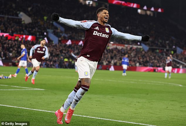 El primer gol del juego fue asistido por Marcus Rashford, quien celebró como si hubiera anotado