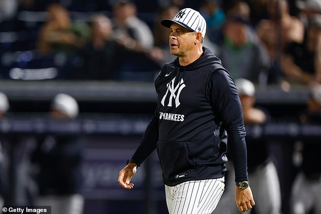 El gerente de los Yankees, Aaron Boone, dijo que Gil estaba experimentando opresión cerca de su hombro de lanzamiento