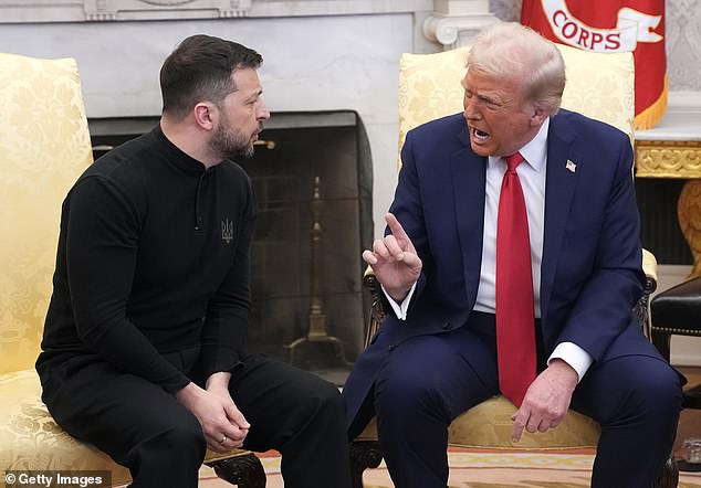 Trump y Zelensky son vistos en la Oficina Oval que argumenta sobre cómo debería ser un viento en la guerra entre Ucrania y Rusia