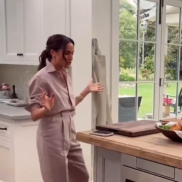 La duquesa recientemente compartió un 'video detrás del escenario' de 'With Love, Meghan' en su cuenta de Instagram recién lanzada antes de que el video pareciera ser eliminado