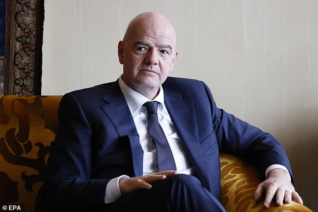 El plan radical del presidente de la FIFA, Gianni Infantino, fue recibido con feroces críticas