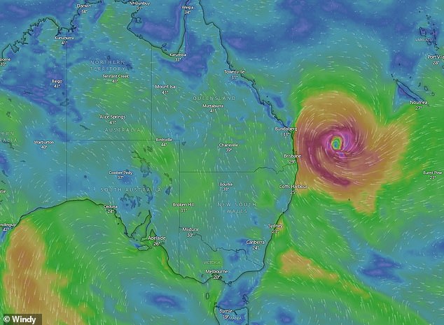 Se espera que el ciclón Alfred genere vientos dañinos superiores a 100 km/hy inundaciones de lluvias