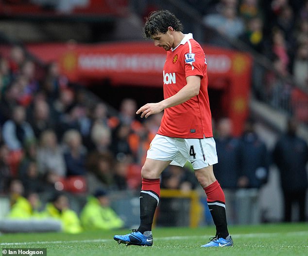 Owen Hargreaves solo dura cinco minutos antes de enfrentarse a Wolves en 2010, con Ferguson presuntamente insistente en el centrocampista que aparece después de un largo período de hechizo al margen