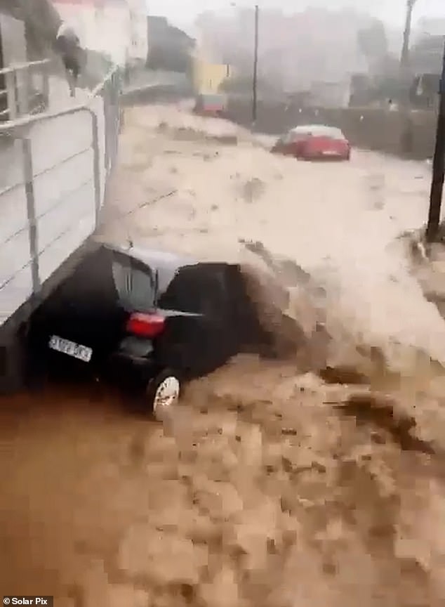 1741088600 856 Ahora las Islas Canarias son golpeadas con nieve despues de