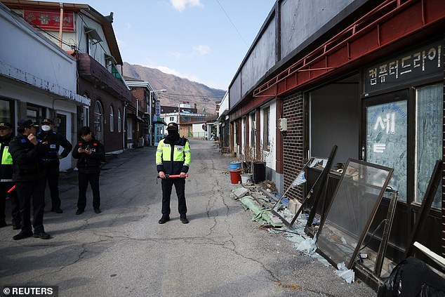 La declaración de la Fuerza Aérea no dijo dónde ocurrió el accidente. Pero los medios surcoreanos informaron que ocurrió en Pocheon, una ciudad cerca de la frontera con Corea del Norte