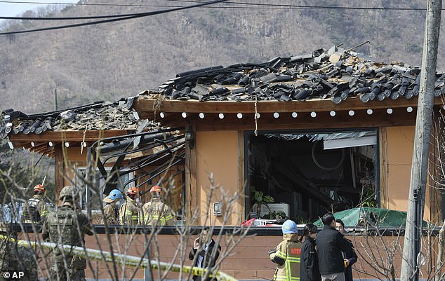 La Fuerza Aérea dijo que establecerá un comité para investigar por qué ocurrió el accidente y examinar la escala de los daños civiles. Dijo que el avión de combate estaba participando en los ejercicios de disparo en vivo de la Fuerza Aérea con el Ejército