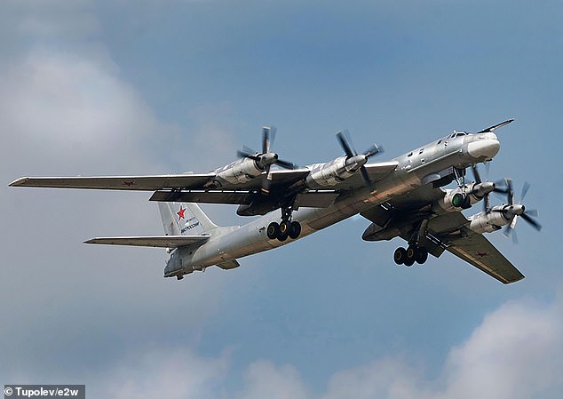 Putin usó bombarderos estratégicos con capacidad nuclear TU-95MS, causando pánico en Kiev cuando los residentes corrieron para los refugios subterráneos del metro