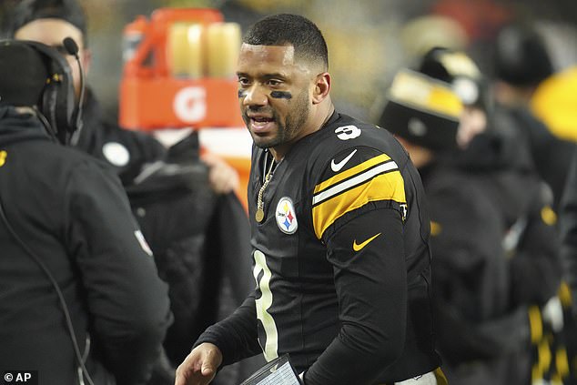 Wilson hizo 11 apariciones y contó 2,482 yardas para 16 touchdowns con los Steelers