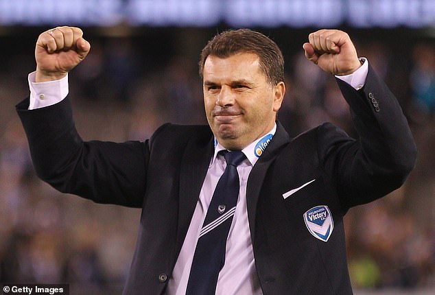 Ange Postecoglou fue gerente de la victoria de Melbourne en la A -League entre 2012 y 2013, y trabajó en el mismo recinto deportivo que Bellamy