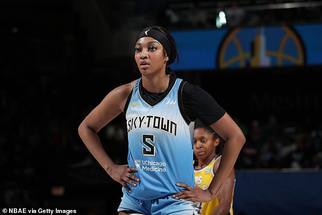 Reese fue nombrado All-Star en su primera temporada jugando para el Cielo de Chicago en la WNBA