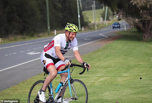 El ex PM Tony Abbott había ido en bicicleta la mitad de la distancia desde Canberra a Sydney antes de que el resto de nosotros incluso pensara en apagar nuestras alarmas