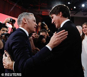 Se vio a Trudeau y Carny abrazándose en la conferencia esta noche