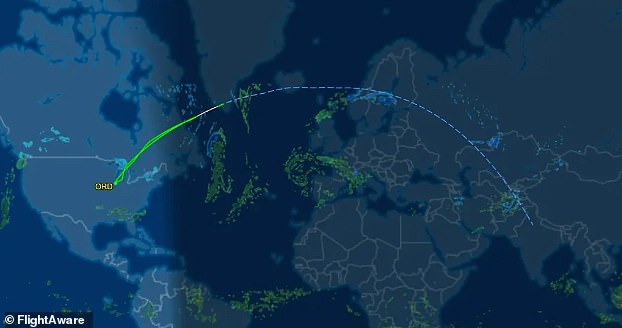 Un rastreador de vuelo mostró el vuelo haciendo un giro en U de regreso a Chicago después de que partió a Delhi el 5 de marzo