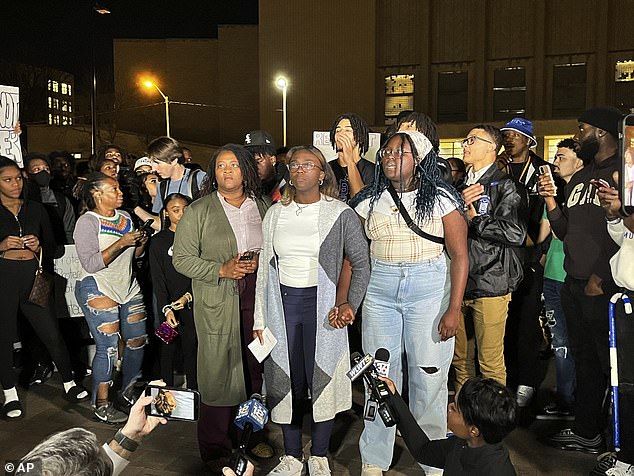 Después del incidente, Spring pronunció un discurso apasionado en una marcha antirracismo en la Universidad de Kentucky (en la foto)