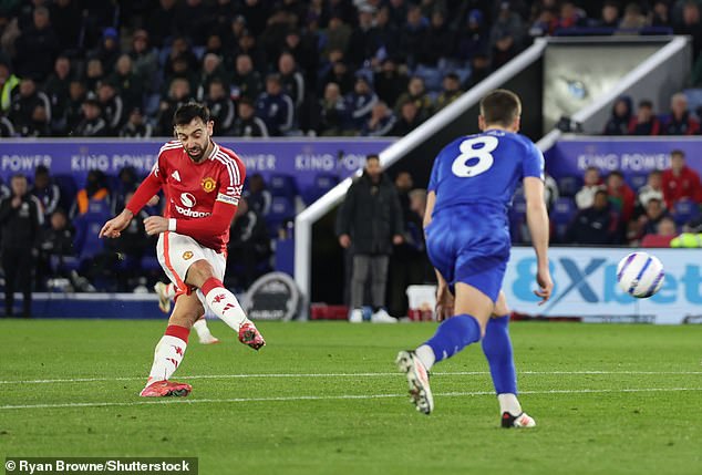 Fernandes barrió el tercero de Home United, que llegó después de haber establecido sus dos primeros goles