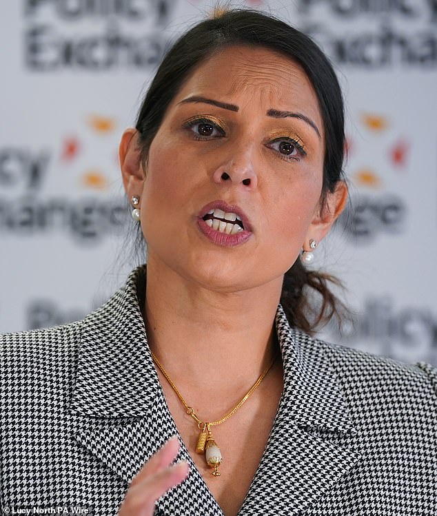 La secretaria de la entonces casa, Priti Patel (en la foto), anunció el esquema en julio de 2022