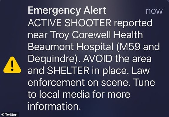 TROY, Mich. (Fox 2) - La policía local está respondiendo a un tirador activo en el Hospital Corewell Health Beaumont en Troy, confirmaron los funcionarios policiales. La policía con la policía de Troy también confirmó que estaban respondiendo a una escena, pero no proporcionó más detalles.