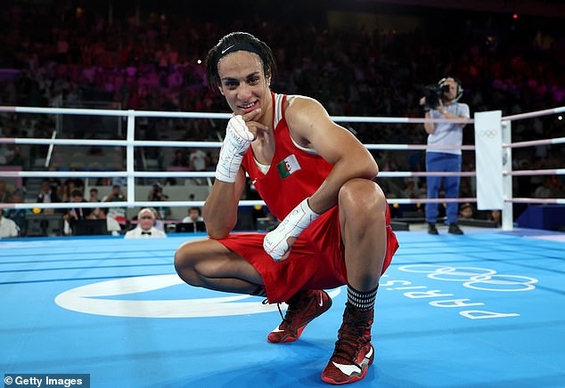 La pelea del argelina fue abandonada después de 46 segundos por su oponente italiana Angela Carini. quien dijo que tenía que terminarlo temprano para 