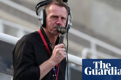 Stuart Pearce tiene un susto de salud con el vuelo de Las Vegas obligados a desviar