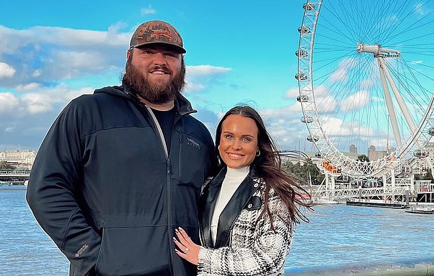 La esposa de la estrella de la NFL Ben Cleveland