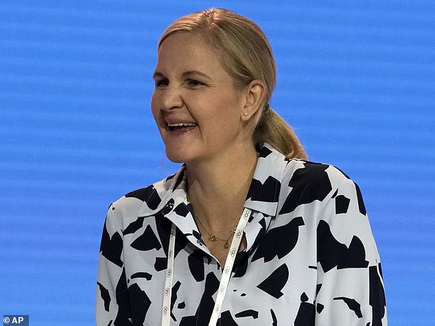 Kirsty Coventry (en la foto) se convertirá en la primera mujer presidenta del COI después de vencer a Coe