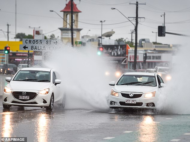 Millones de personas se están preparando para vientos de fuerza de vendaval severos, fuertes lluvias y enormes mareas, ya que el ciclón tropical Alfred tocará tierra (en la foto: Townsville en las últimas semanas)