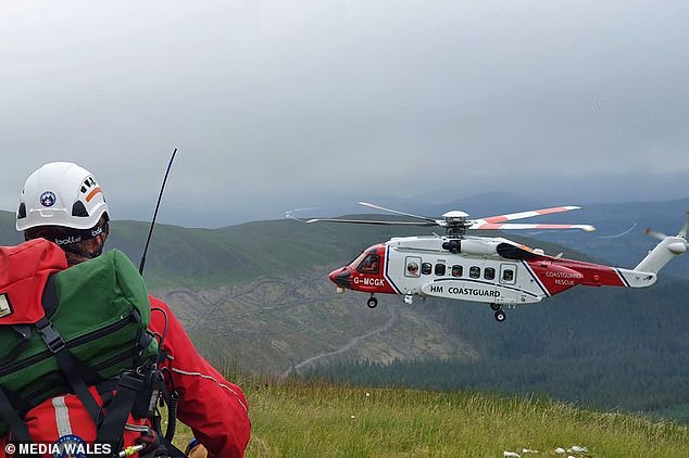 Los equipos de rescate de montaña en el norte de Gales están en el punto de ruptura debido al gran aumento en las llamadas y la 