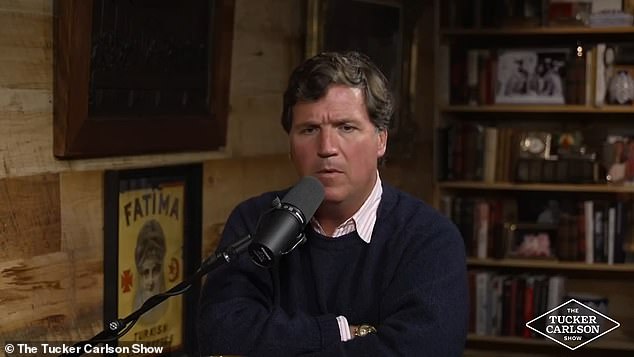 Tucker Carlson afirma que los archivos JFK estan siendo bloqueados