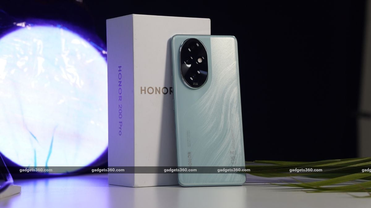 honor 200 pro rear gadgets 360 1725772670307