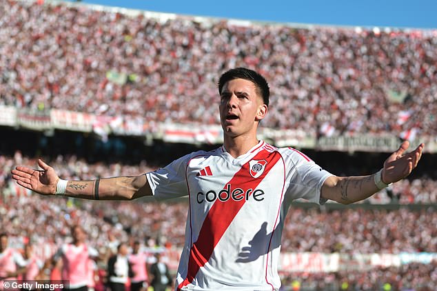 Wonderkid argentino 39Sports Manchester United a favor del gigante europeo39